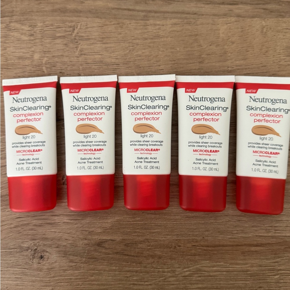 Neutrogena SkinClearing Complexion Perfector - Light 20 (Lot of 5)